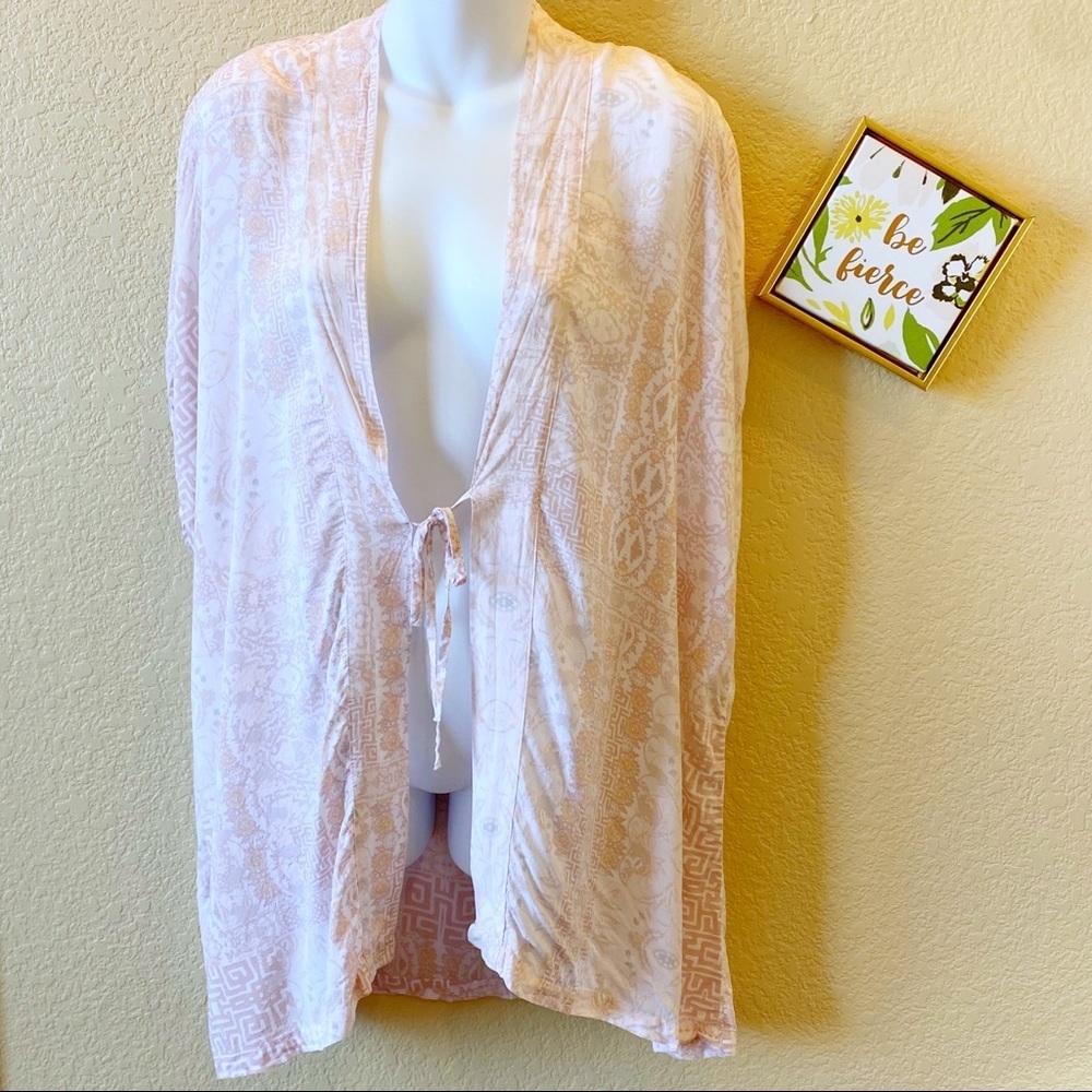 Victoria’s Secret‎ Pale pink and white kimono tie